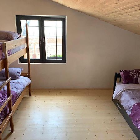 Guest House Tivko Katce กอสติวาร์ ภายนอก รูปภาพ