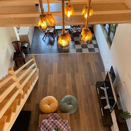 Guest House Tivko Katce กอสติวาร์ ภายนอก รูปภาพ