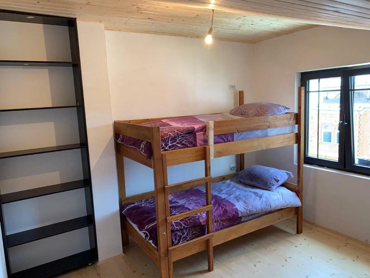 Guest House Tivko Katce กอสติวาร์ ภายนอก รูปภาพ