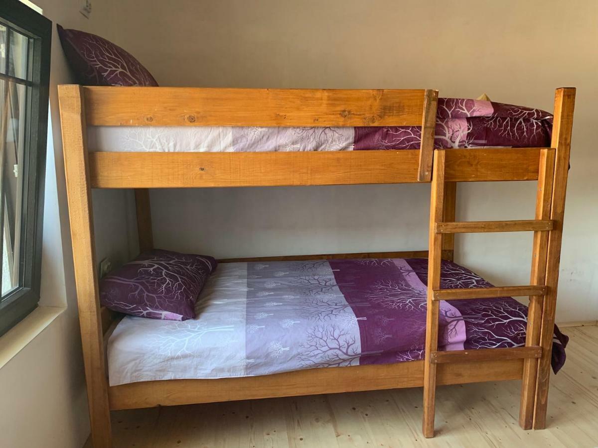 Guest House Tivko Katce กอสติวาร์ ภายนอก รูปภาพ